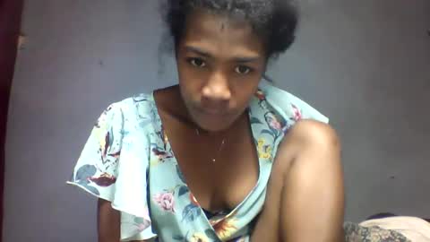 faiqua95 online show from April 5, 1:21 pm