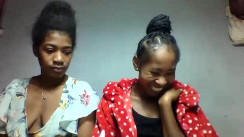 faiqua95 online show from May 7, 9:35 am