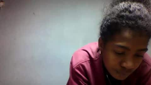 faiqua95 online show from May 6, 8:51 am