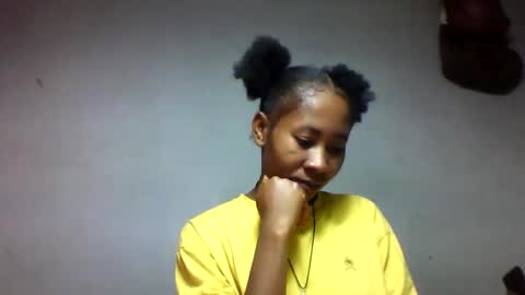 faiqua95 online show from May 11, 10:28 am