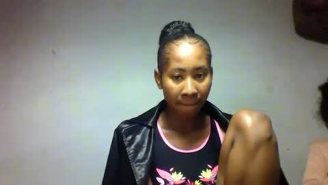 faiqua95 online show from May 10, 10:17 am