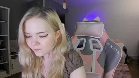 fairy_casey online show from May 14, 10:37 pm