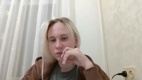 fairyfeller_ online show from October 3, 3:28 pm