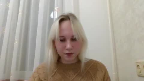 fairyfeller_ online show from October 4, 4:33 pm
