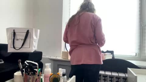 Snapshot of fairyilona chatting on February 18, 10:27 am Ilona online show from February 18, 10:27 am