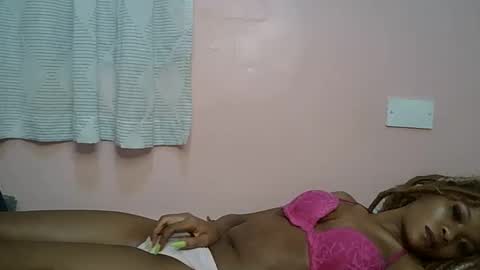 faizah_ online show from May 23, 10:57 am