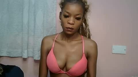 faizah_ online show from May 19, 9:16 am