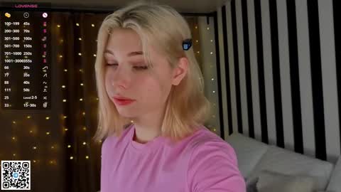 Emilia online show from December 18, 4:17 am