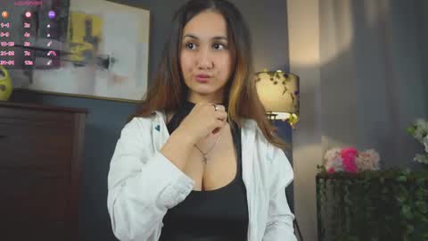 Leila online show from March 1, 3:43 am