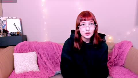 Mia online show from December 21, 8:07 am