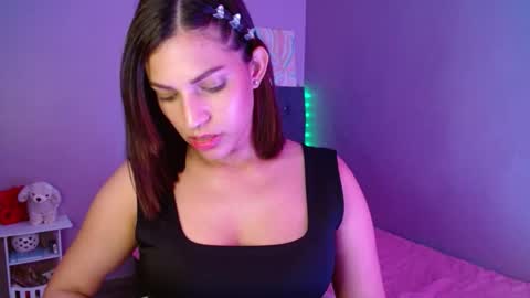 Perla online show from October 3, 3:33 am