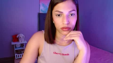 Perla online show from October 2, 3:22 am