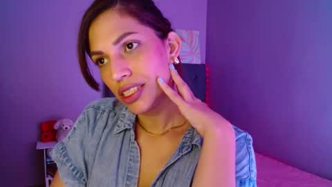 Perla online show from September 21, 2:43 am