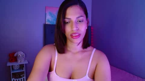 Perla online show from October 1, 12:59 am