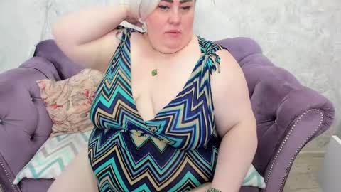 Snapshot of fashiona chatting on February 4, 8:46 am fashiona online show from February 4, 8:46 am