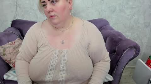 Snapshot of fashiona chatting on January 11, 7:39 am fashiona online show from January 11, 7:39 am