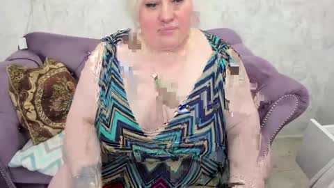 Snapshot of fashiona chatting on March 9, 8:07 am fashiona online show from March 9, 8:07 am