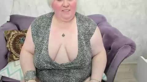 Snapshot of fashiona chatting on March 12, 9:24 pm fashiona online show from March 12, 9:24 pm