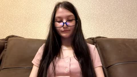Aurora 18yo online show from March 29, 10:25 am