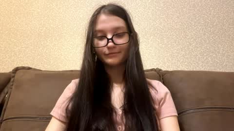 Aurora 18yo online show from April 9, 9:59 am