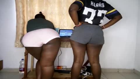 favgal online show from February 7, 7:12 am