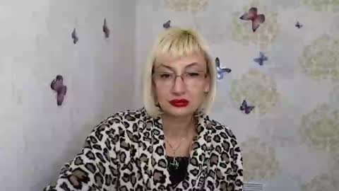 Snapshot of favorite_angel chatting on February 8, 9:24 am favorite_angel online show from February 8, 9:24 am