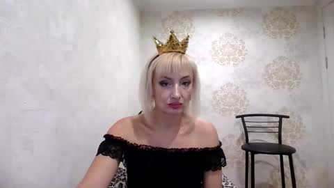 Snapshot of favorite_angel chatting on January 5, 1:45 am favorite_angel online show from January 5, 1:45 am