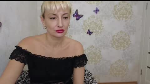 Snapshot of favorite_angel chatting on January 28, 5:11 am favorite_angel online show from January 28, 5:11 am