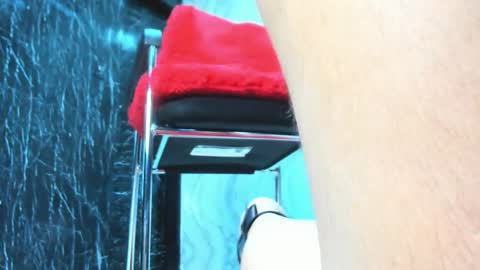 feetbynic online show from October 18, 2:53 pm