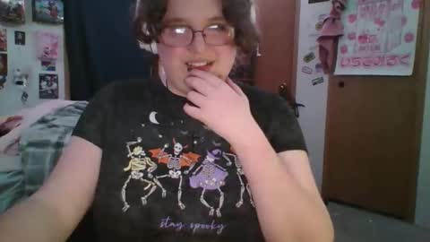 femcelsam online show from April 3, 4:21 am