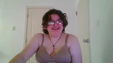 femcelsam online show from August 3, 1:53 am