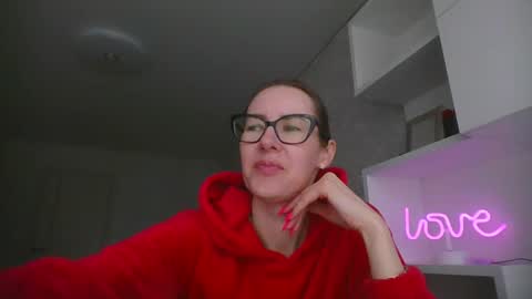 feraliss online show from April 8, 10:50 am