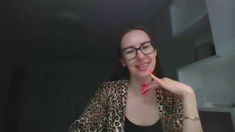 feraliss online show from April 5, 1:54 pm