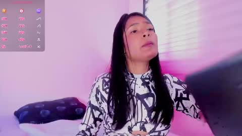 fernanda_liie_ online show from May 8, 3:15 pm