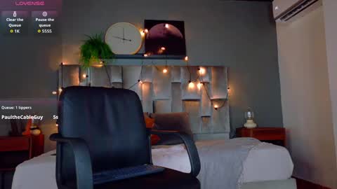 FERNANDA BROWN  online show from May 2, 9:18 pm