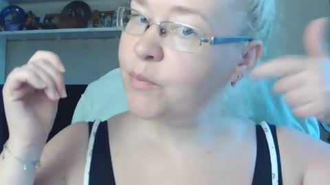fialkaxl online show from August 4, 3:45 am