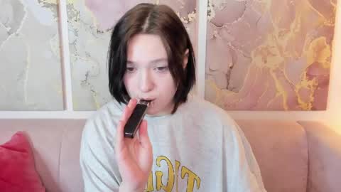 fiamoory online show from May 13, 1:33 am