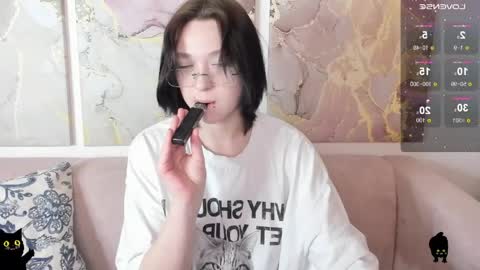 fiamoory online show from May 27, 1:57 am