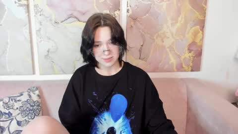 fiamoory online show from May 18, 2:43 am