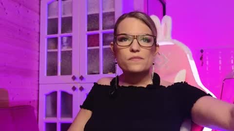 Lady online show from May 13, 6:24 pm
