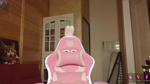 Lady online show from May 5, 4:43 pm