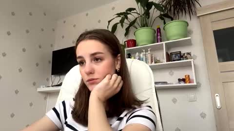 Keite wanna play  Meow online show from November 19, 9:31 am