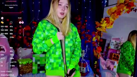 Sophie online show from October 29, 4:17 am