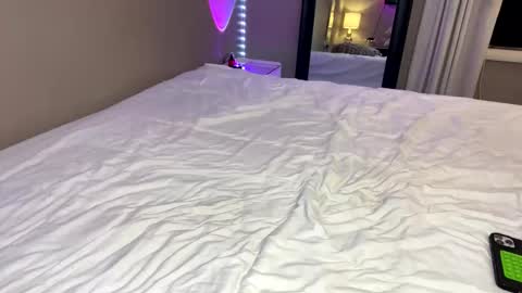 Roxy online show from May 24, 5:06 am
