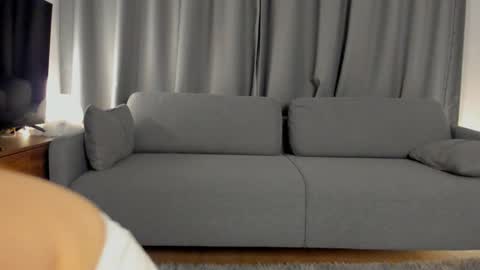 Doloras online show from March 10, 9:30 pm