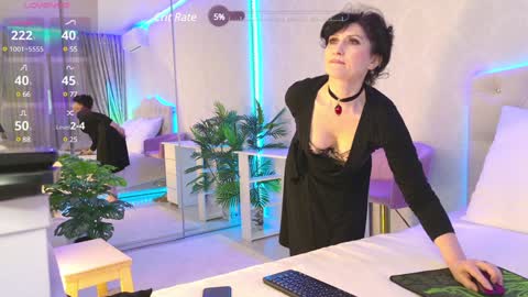 Snapshot of flor_vi chatting on December 13, 2:05 pm Victoria create your account through my link online show from December 13, 2:05 pm