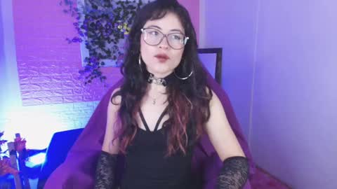 flora_blue online show from September 25, 12:04 pm