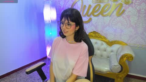 Snapshot of flower_dulce chatting on December 19, 12:01 pm Dulce online show from December 19, 12:01 pm