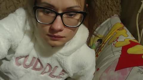 Snapshot of flowercandydoll chatting on December 27, 4:11 pm say meow and send tip online show from December 27, 4:11 pm