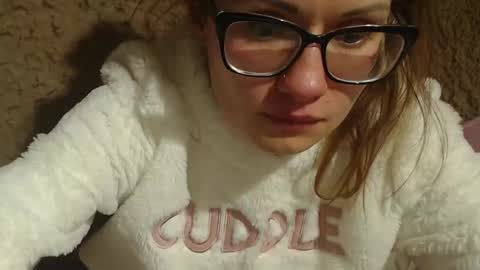 Snapshot of flowercandydoll chatting on December 18, 10:57 pm say meow and send tip online show from December 18, 10:57 pm
